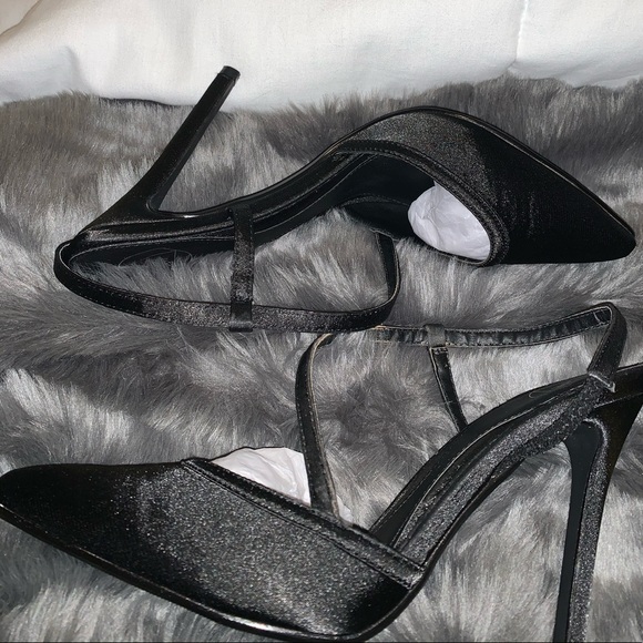 Black Heels BRAND NEW NEVER BEEN WORN BEFORE!! - Picture 2 of 4